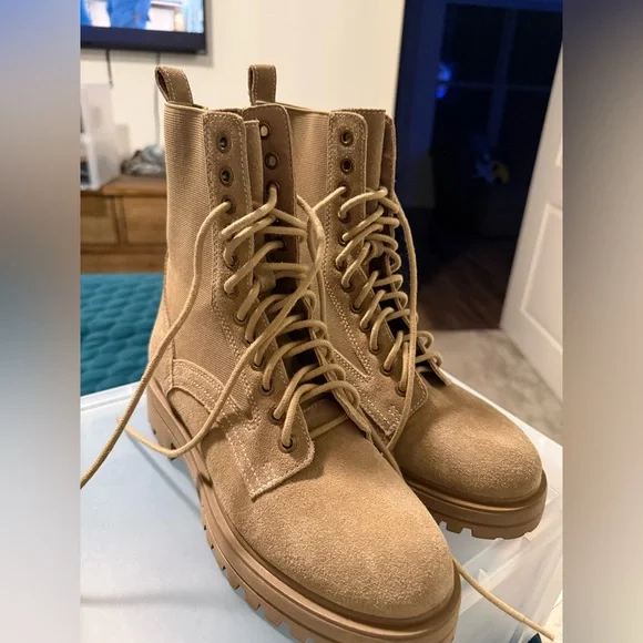 Steve Madden Beige Lace-Up Combat Boots - Picture 1 of 3
